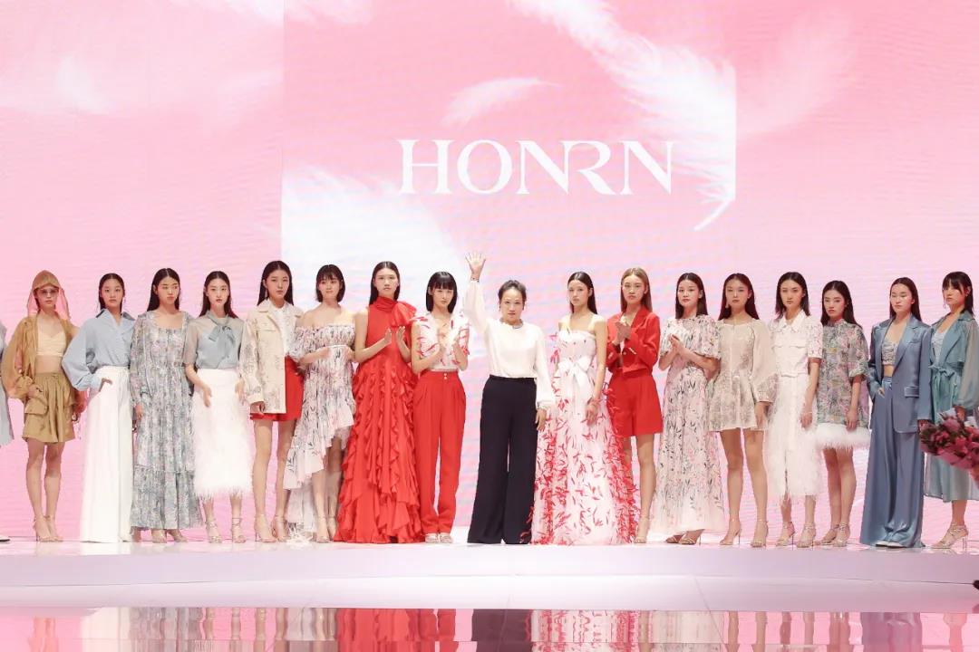 3、红人 唐冠颐.jpg