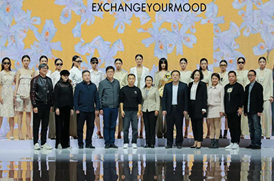EXCHANGEYOURMOOD 黄李勇