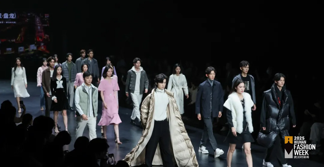 秀场直击 | 武汉百联奥莱专场大秀：时尚焕新生活